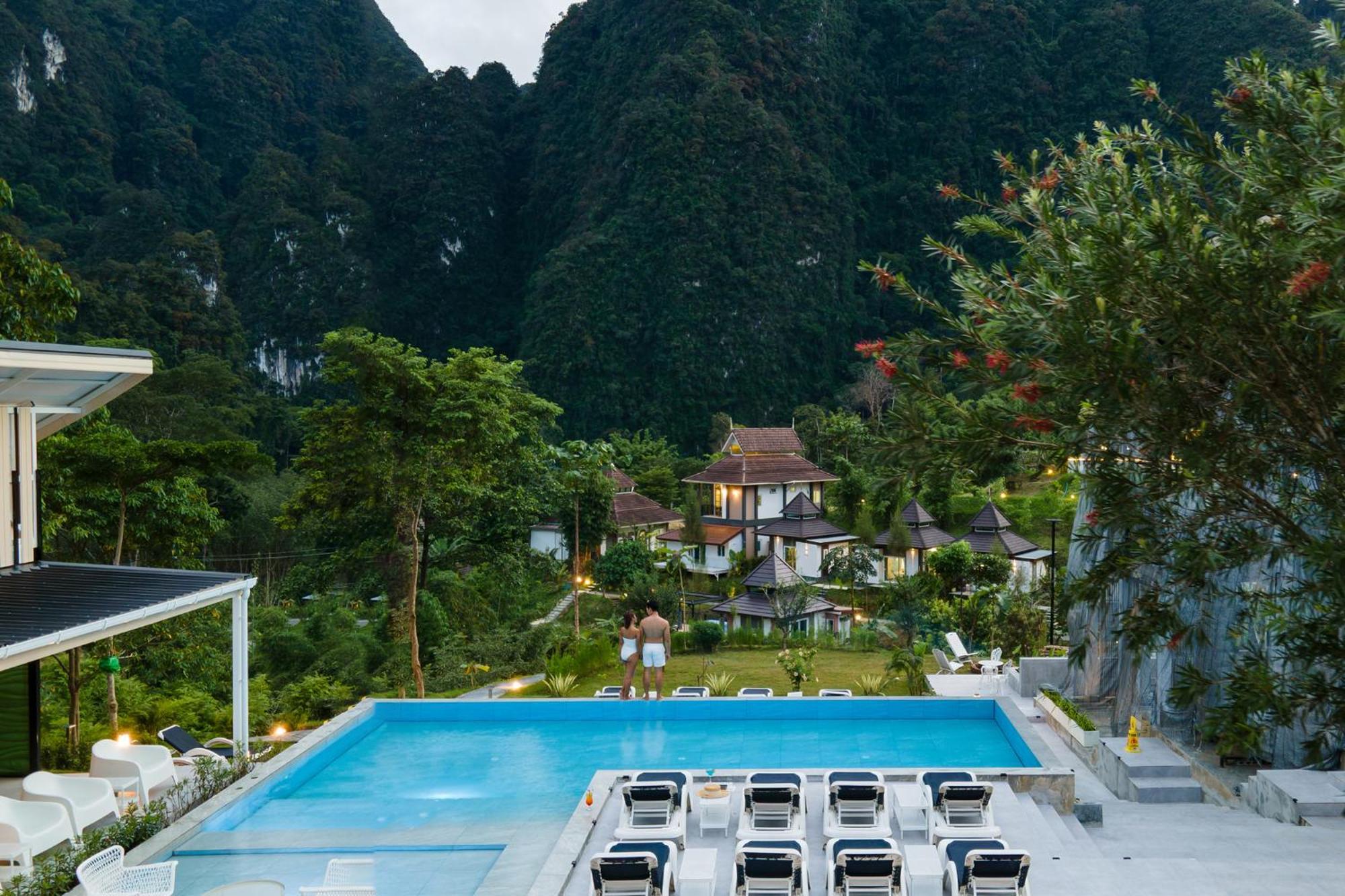 Magical Mountain View Resort Khao Sok National Park Exterior photo